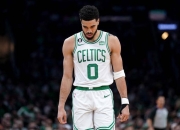 蜂鸟电竞-塔图姆连续三场比赛得分超过赛事规则更新，雄鹿挑战极限！的简单介绍