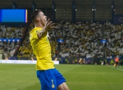 蜂鸟电竞-C罗回归赛场，逆转首场状态亮眼，切尔西观众沸腾！的简单介绍