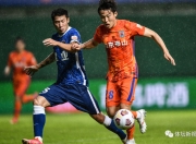 蜂鸟电竞-包含摩托车赛巡回赛上演强强对话，海滨霹雳队翻盘闽南天虎队，战术调整见效；锋线火力回暖的词条