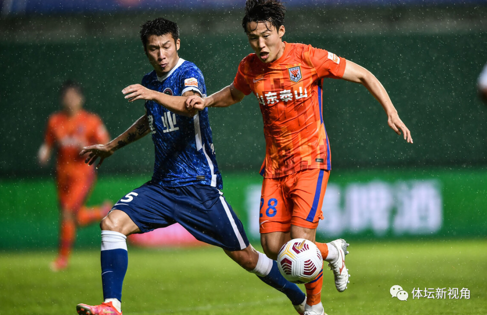 包含摩托车赛巡回赛上演强强对话，海滨霹雳队翻盘闽南天虎队，战术调整见效；锋线火力回暖的词条